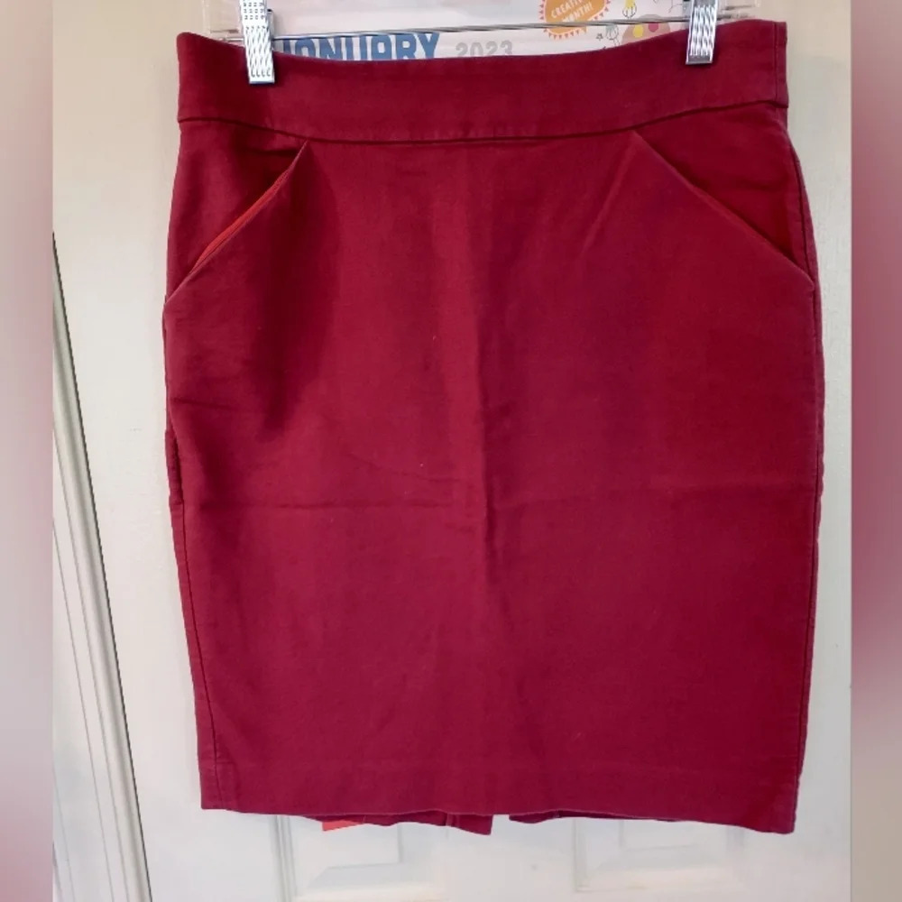 J. Crew The Pencil Skirt Berry Skirt in Size 6